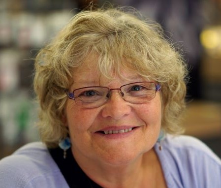 portrait of Lynda Gehrels