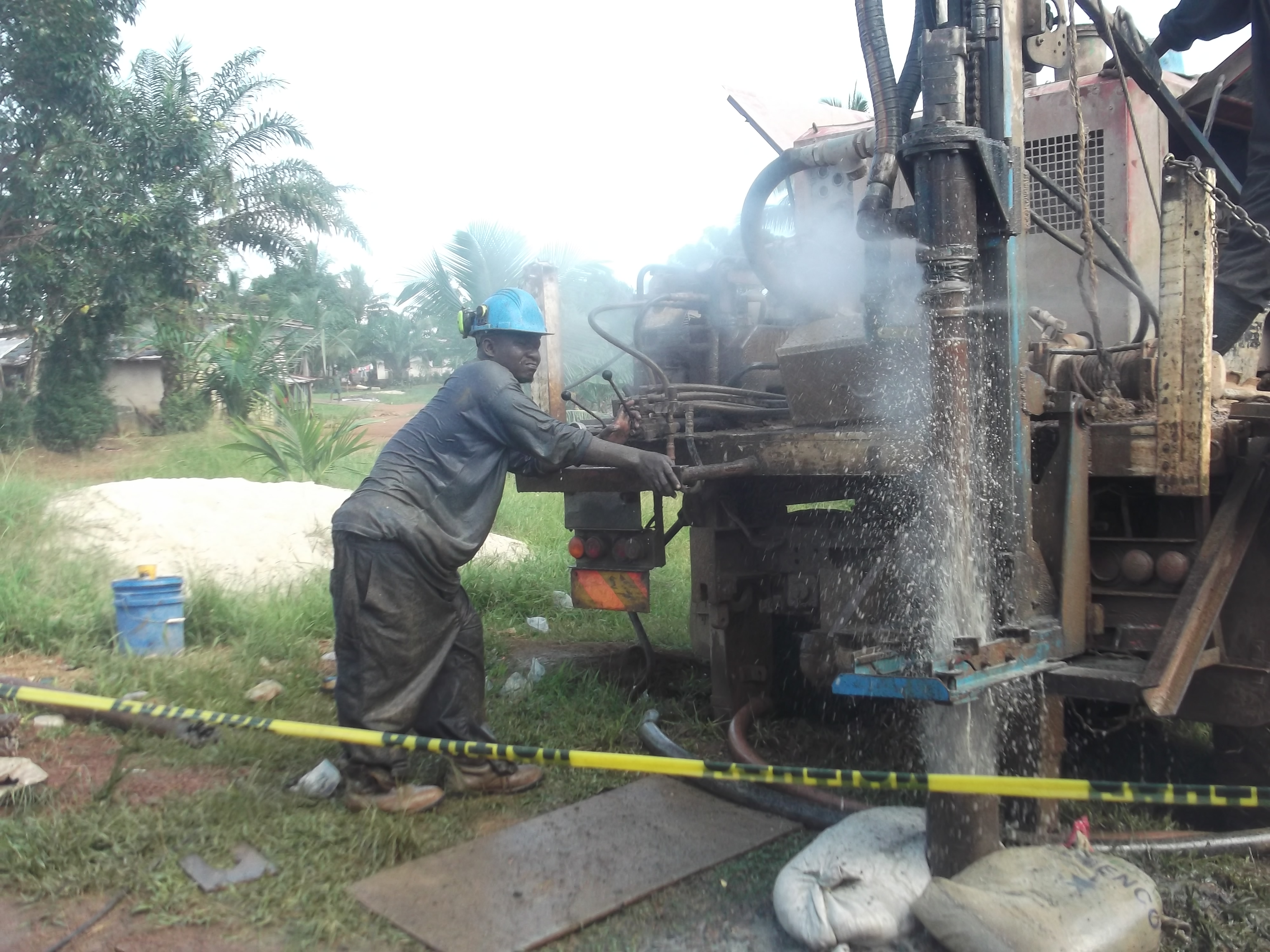 Photos - Drilling 17.JPG 3 MB