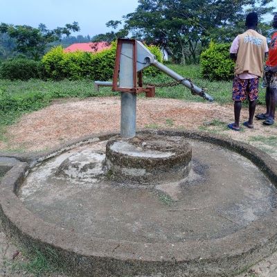 Sehykimpa town community well 