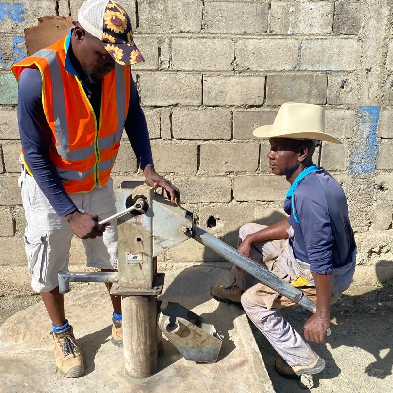 Taking pump apart for repair