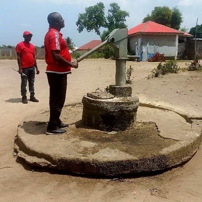 Koneween Town Q-2 handpump supplies water to 500 people 