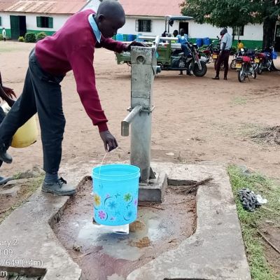 Obumba Primary School  hand pump was broken for weeks 