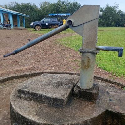School hand pump